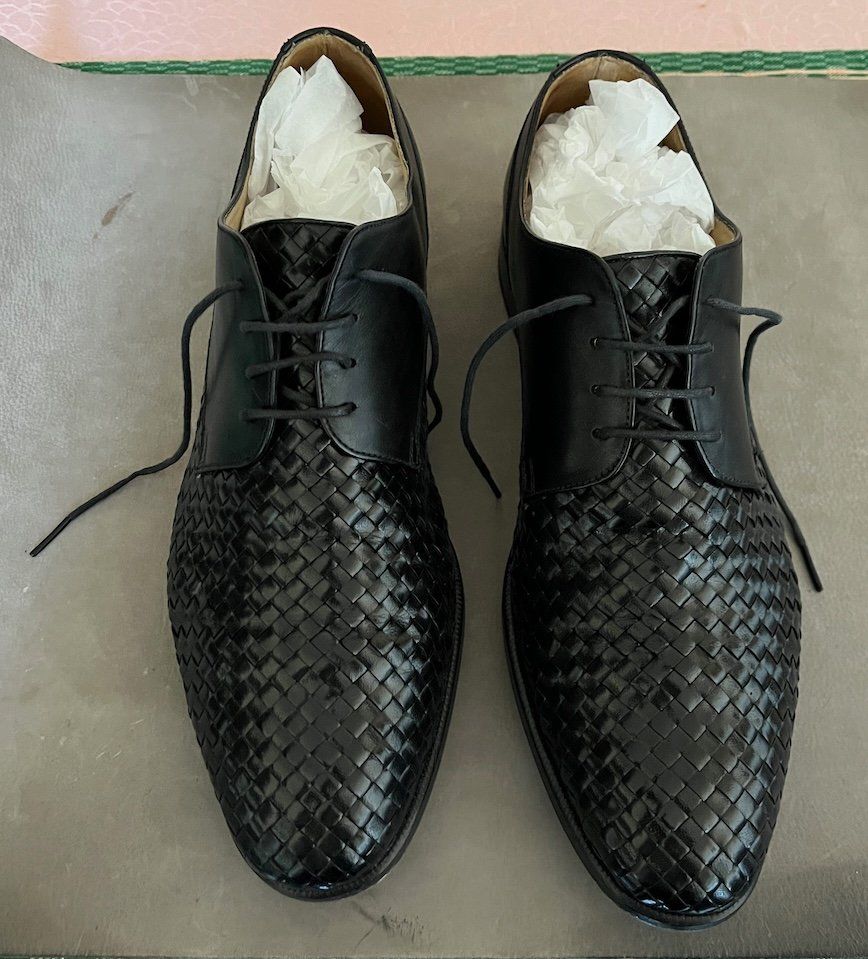 Scarpe da uomo: Schwarze Leder-Derbys von Ambiorix, 44 – Usato da La Chaux-de-fonds venduto da ploumenec