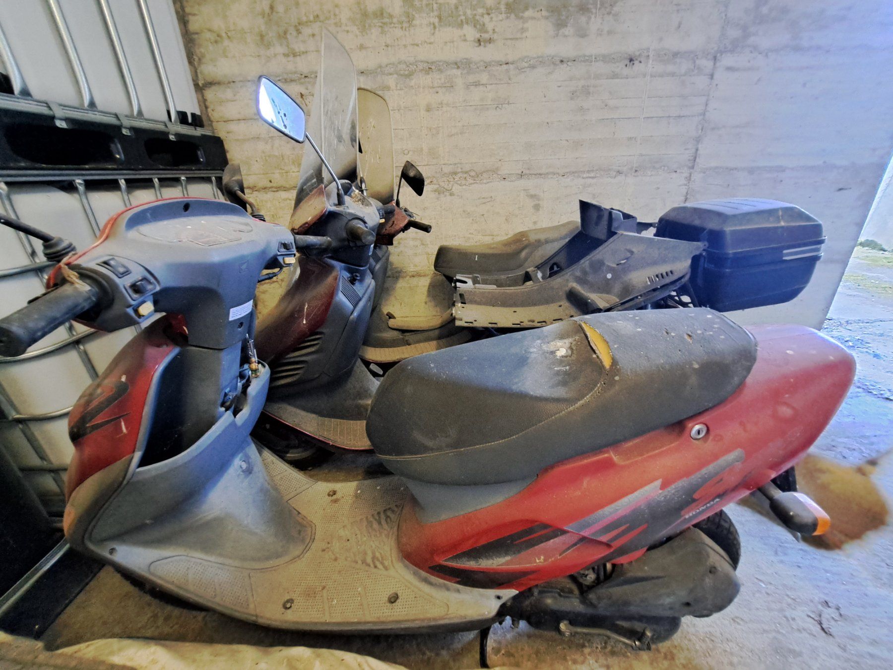 Honda Scooters: 3 Honda Roller Scheunenfund ab 100.- – Defekt aus Emmenbrücke von bikesandmore75 6
