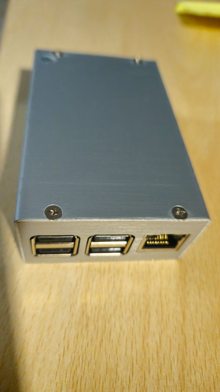 Raspberry Pi PC: Raspberry Pi 3 Model B V1.2 – Mini-PC mit Metallgehäuse – Usato da Taverne venduto da farafina72 4