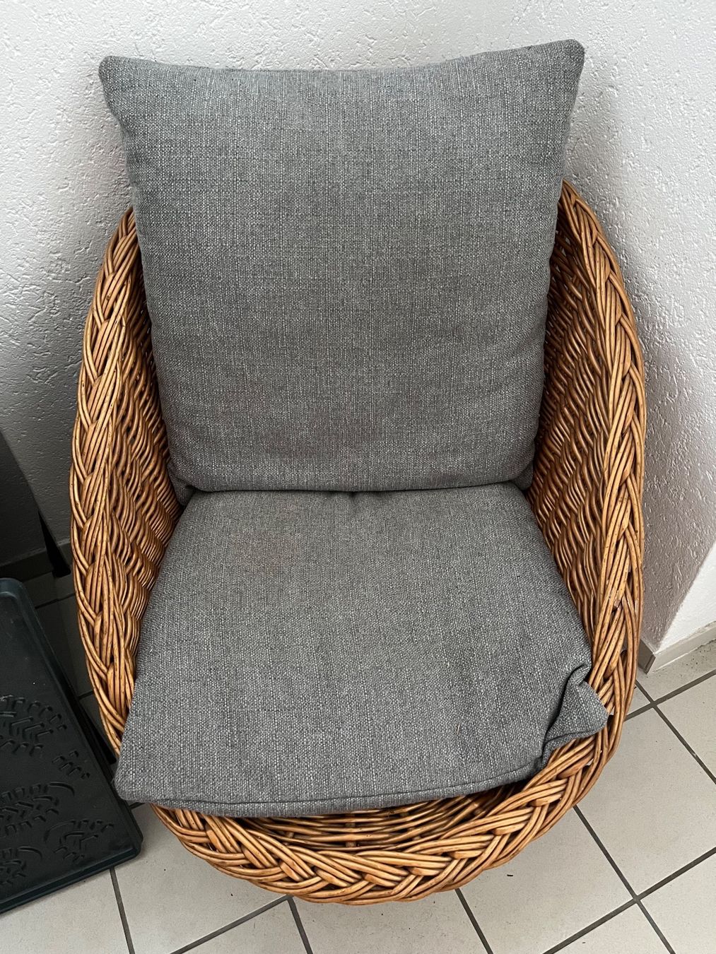 Sessel: Korbstuhl – Gebraucht aus Bern von