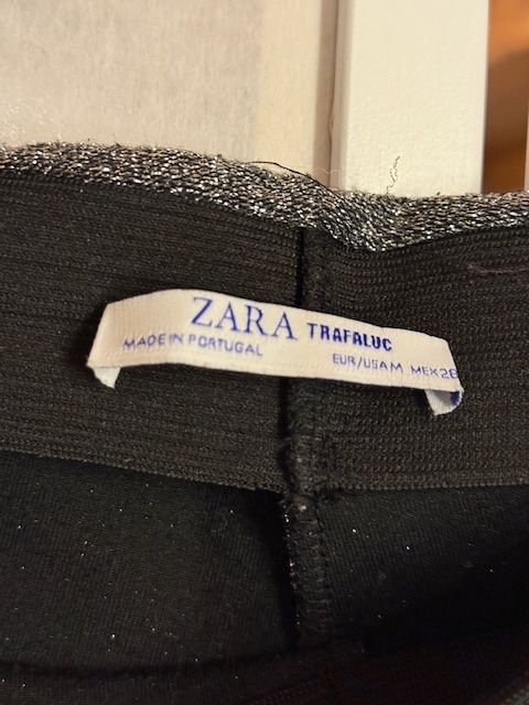 Zara Leggings: Great dark silver sparkling leggings. M – Nuovo (secondo la descrizione) da Grund b. Gstaad venduto da PlageNeige 1