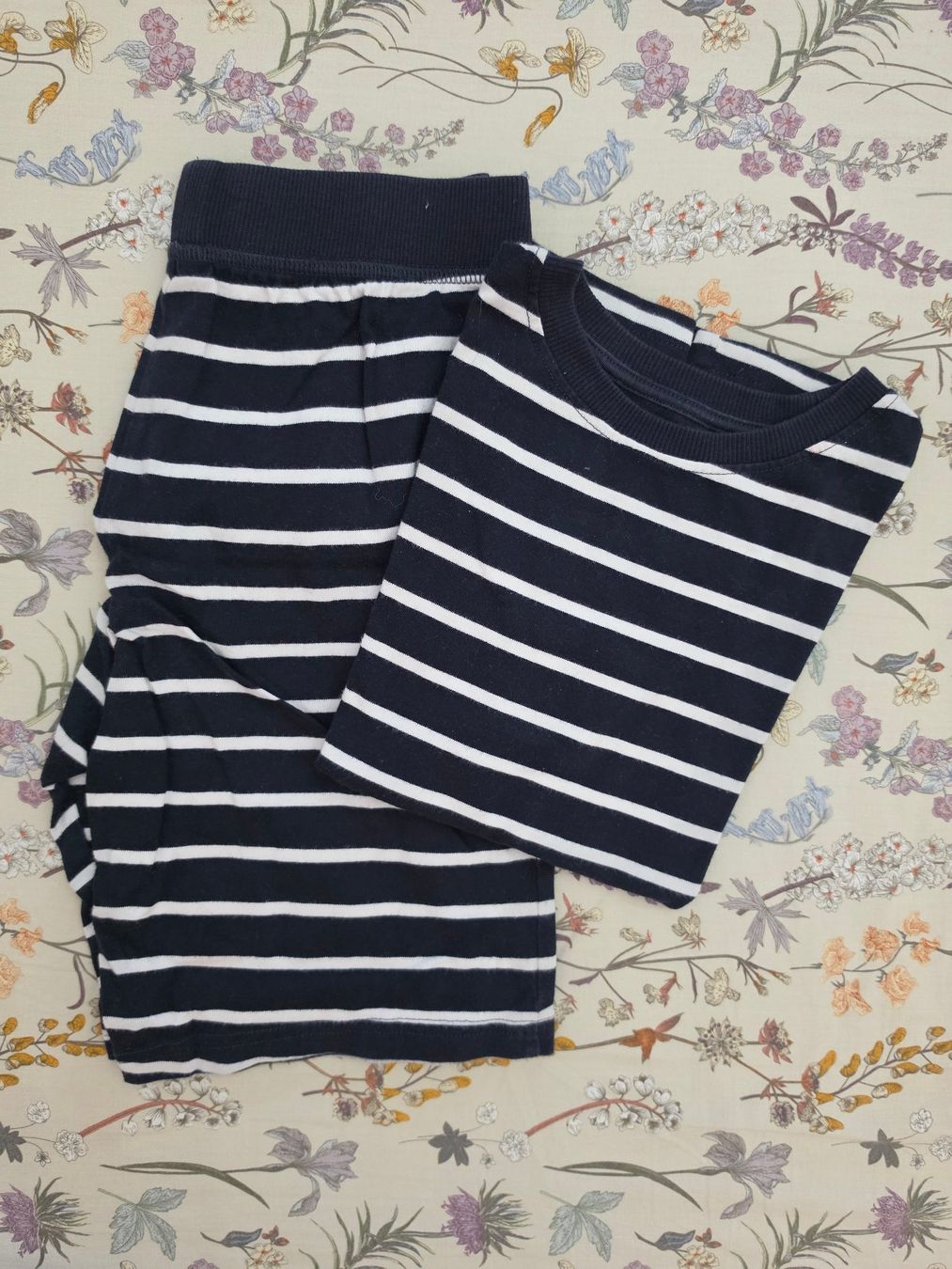 Next Pyjamas & Ähnliches: gestreifter Sommerpyjama Gr. 128 – Gebraucht aus Zürich von Pemberleys