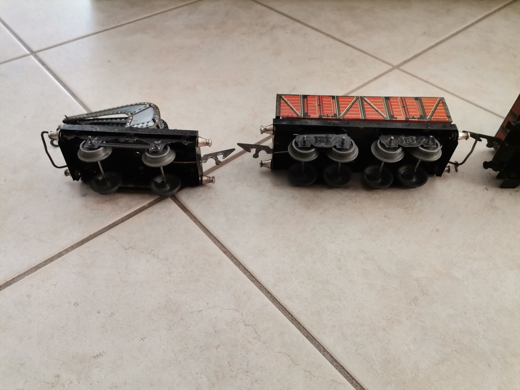 Modellini di ferrovie: Ensemble de quatre wagons train de marchandises JEP – Usato da Onex venduto da Neimad7 3