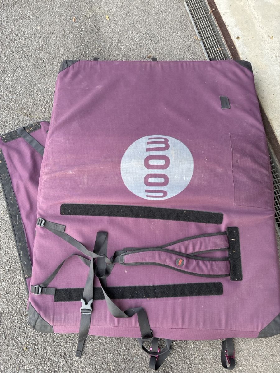 Murs & prises d'escalade: Moon Bouldermatte Klettermatte violett gebraucht – D'occasion à Bern par rfw_2bmh 2