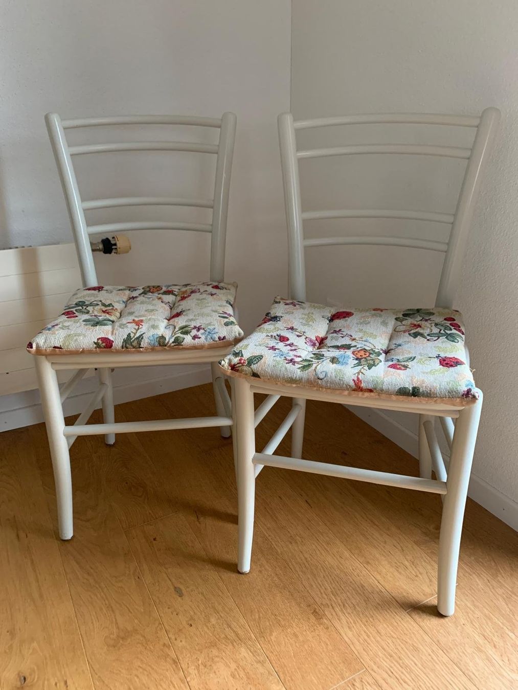 Sedie: 2 er Set Esszimmerstühle Holz – Usato da Grossdietwil venduto da fab_8bdy 4
