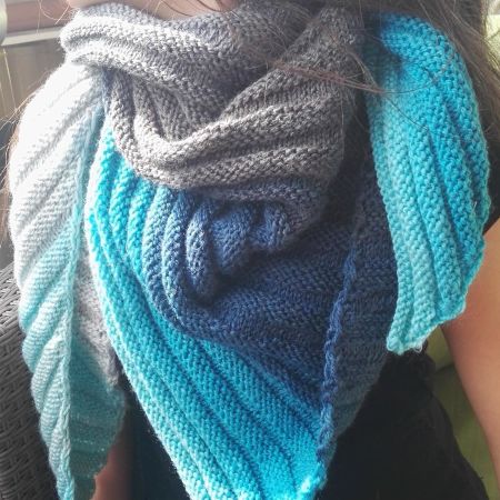 DREIECKSSCHAL BLAU GRAU