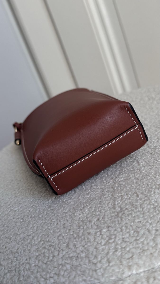 Loewe Borse da donna: Loewe Pocket crossbody bag – Usato da Genève venduto da val_5jbf 1