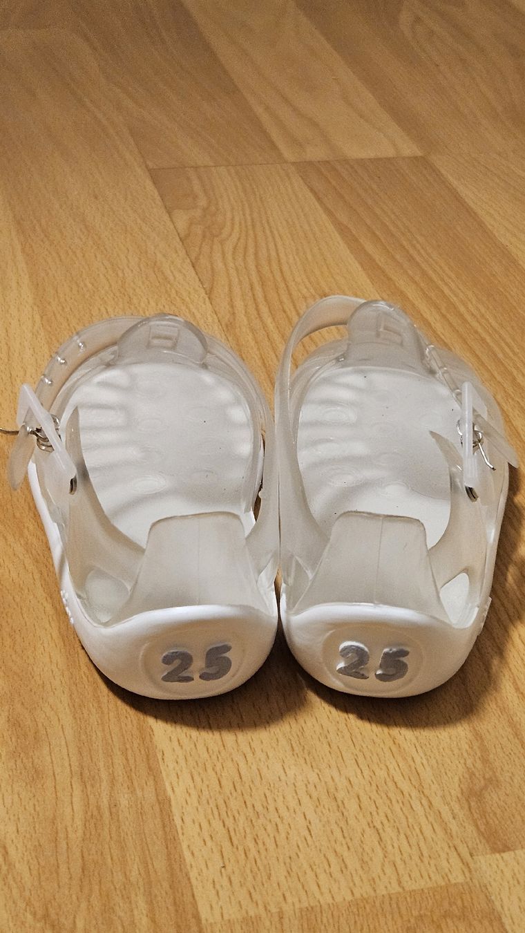 Chicco Scarpe per ragazzi: Badeschuhe Gr 25 Chicco – Nuovo (secondo la descrizione) da Murten venduto da RYO_RYO 1