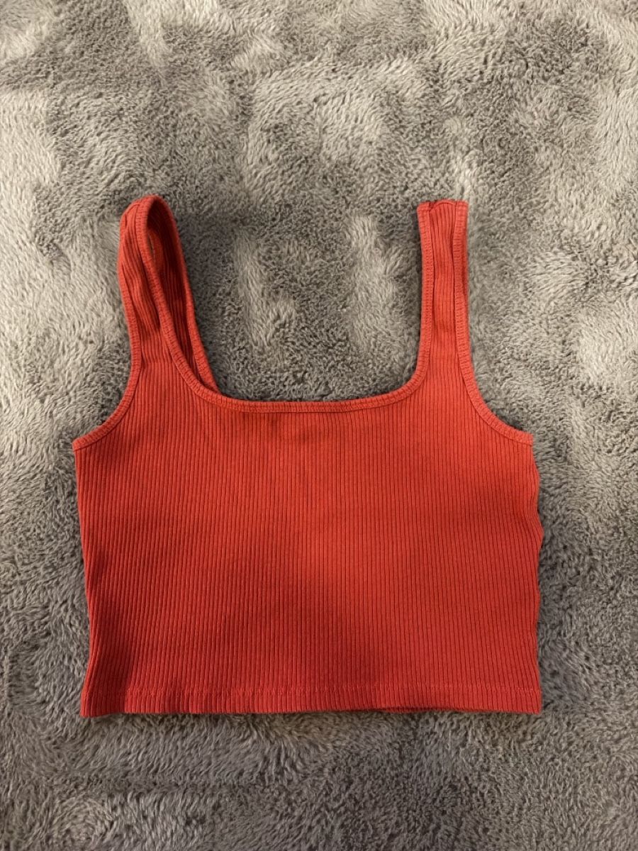 Tops: Damen Crop Top gerippt Rot  – Neu (gemäss Beschreibung) aus Balgach von Miisarah