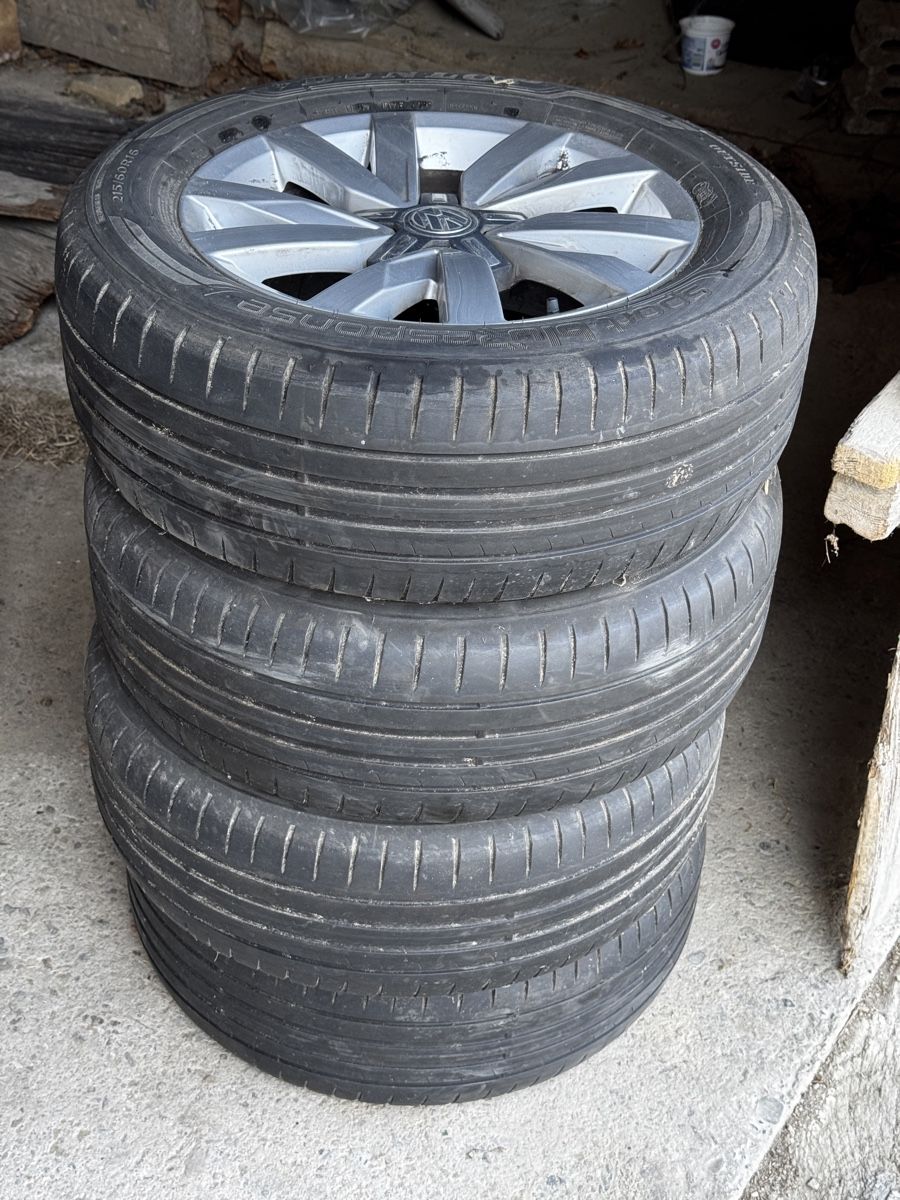 Pneus & Roues: 4 roues VW d'origine – D'occasion à Ménières par viso83