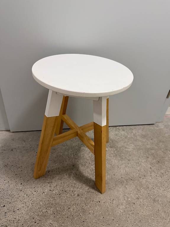 Sgabelli: Hocker Holz weiss – Usato da Winterthur venduto da isl_n7sy