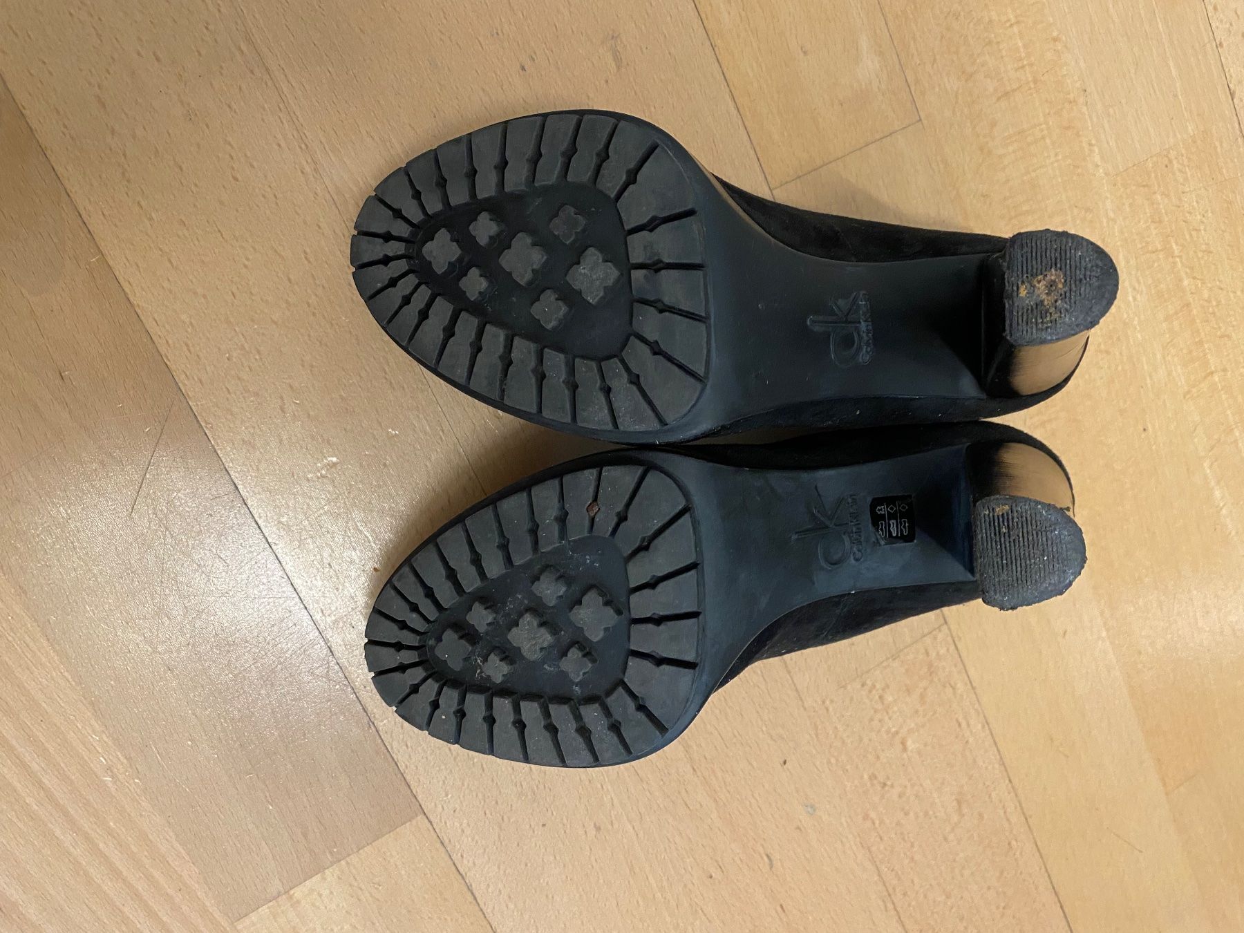 Calvin Klein Scarpe da donna: Pumps Calvin Klein 36 – Usato da Basel venduto da chi_rd5w 1