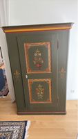 Antiker Schrank bemalter Bauernschrank 