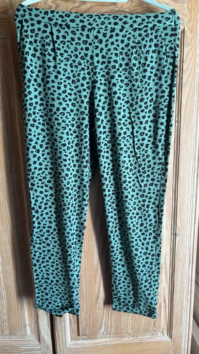 King Louie Pantaloni: Hose mit Leopardenmuster Petrol/Schwarz – Usato da Balsthal venduto da wasserente