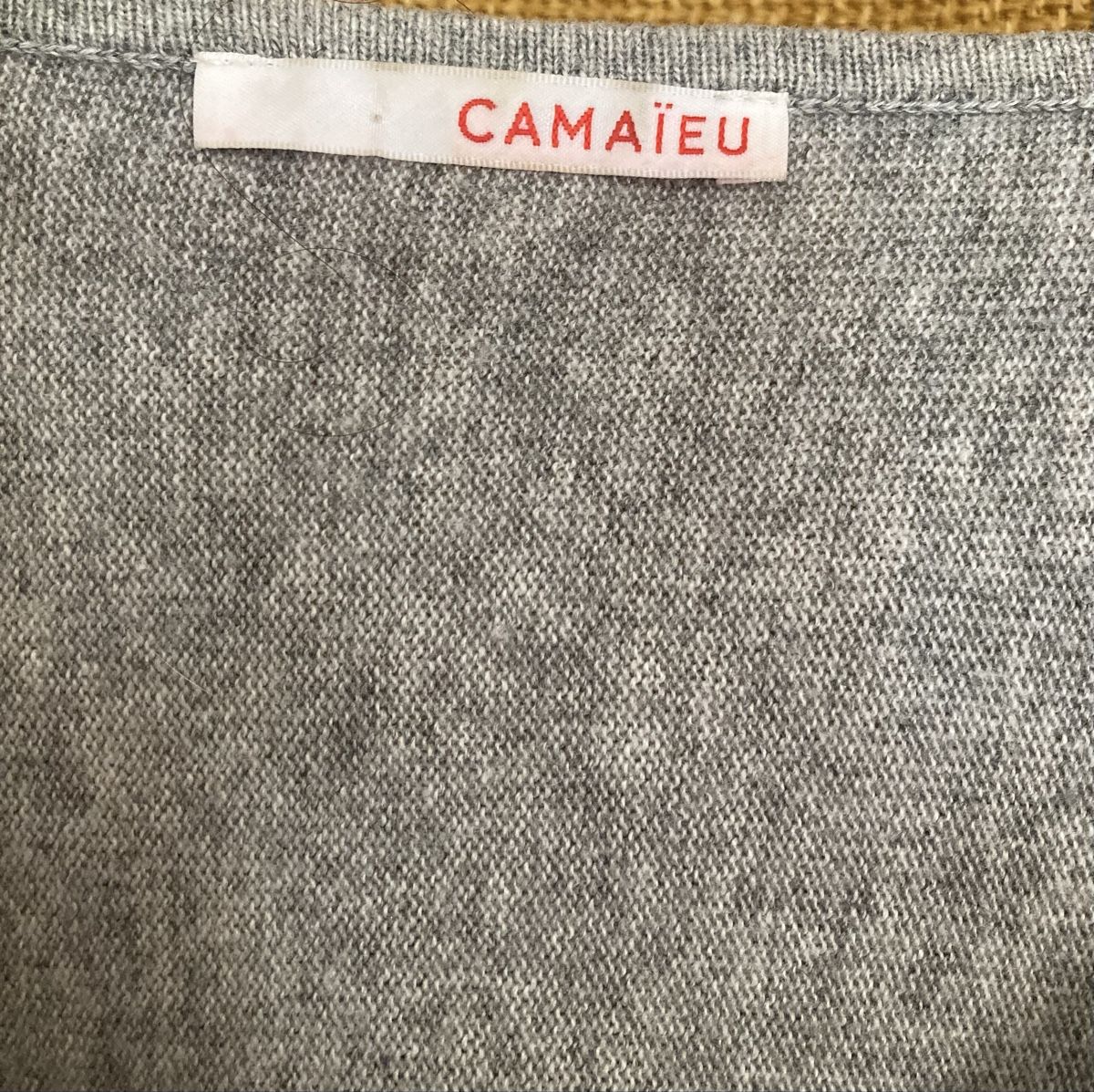 Maglioni & Felpe: Pullover gris à col brodé  – Usato da Ardon venduto da hel_2sxp 8