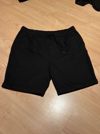 Kurze Herrenhose schwarz mit Kordelzug gebraucht XL