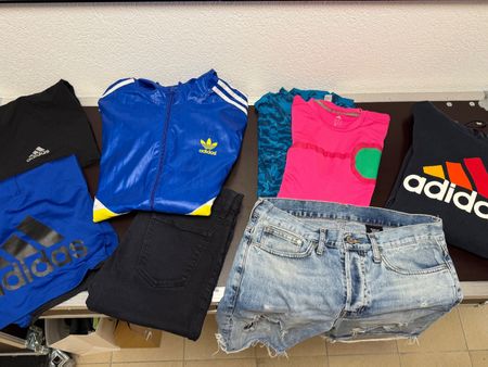 Kleiderpaket Grösse M, 8-teilig, mit adidas Artikel
