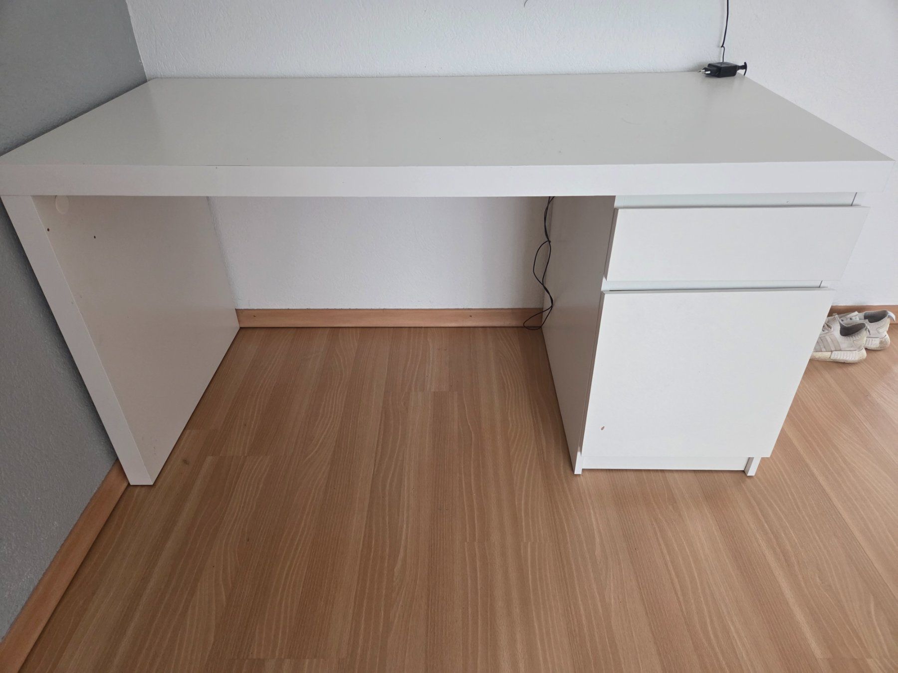 Ikea Scrivanie: Ikea Schreibtisch – Usato da Hüttikon venduto da Caipi09