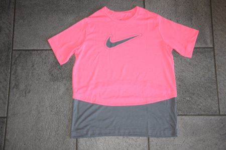 Sport T-shirt Nike gr. 156/168 Dri-fit