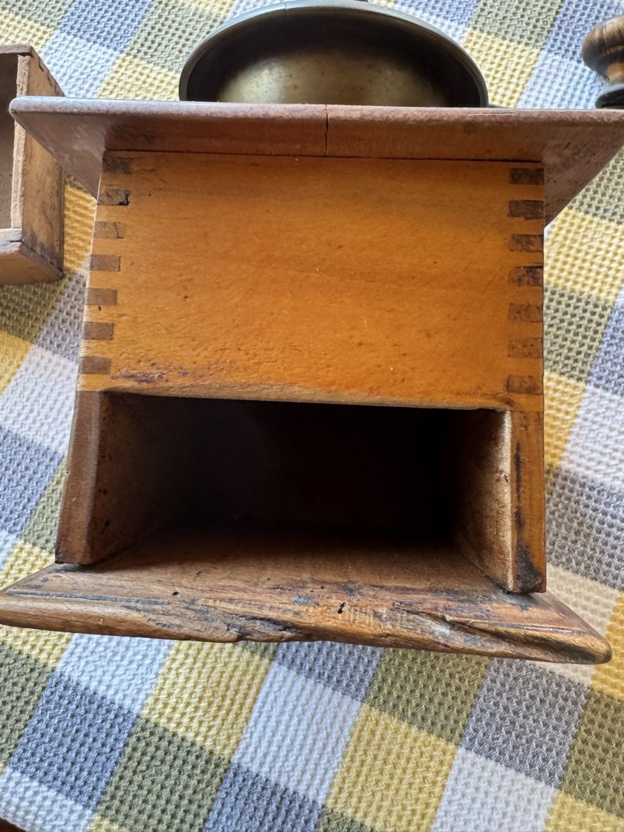 Elettrodomestici da cucina: Antike Holz Kaffeemühle – Usato da siebnen venduto da minte 6