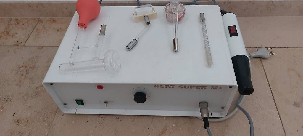Cura del viso: Hochfrequenz-Gerät Alfa Super M3  Multifunktional – Usato da Hochwald venduto da usc_gv9q