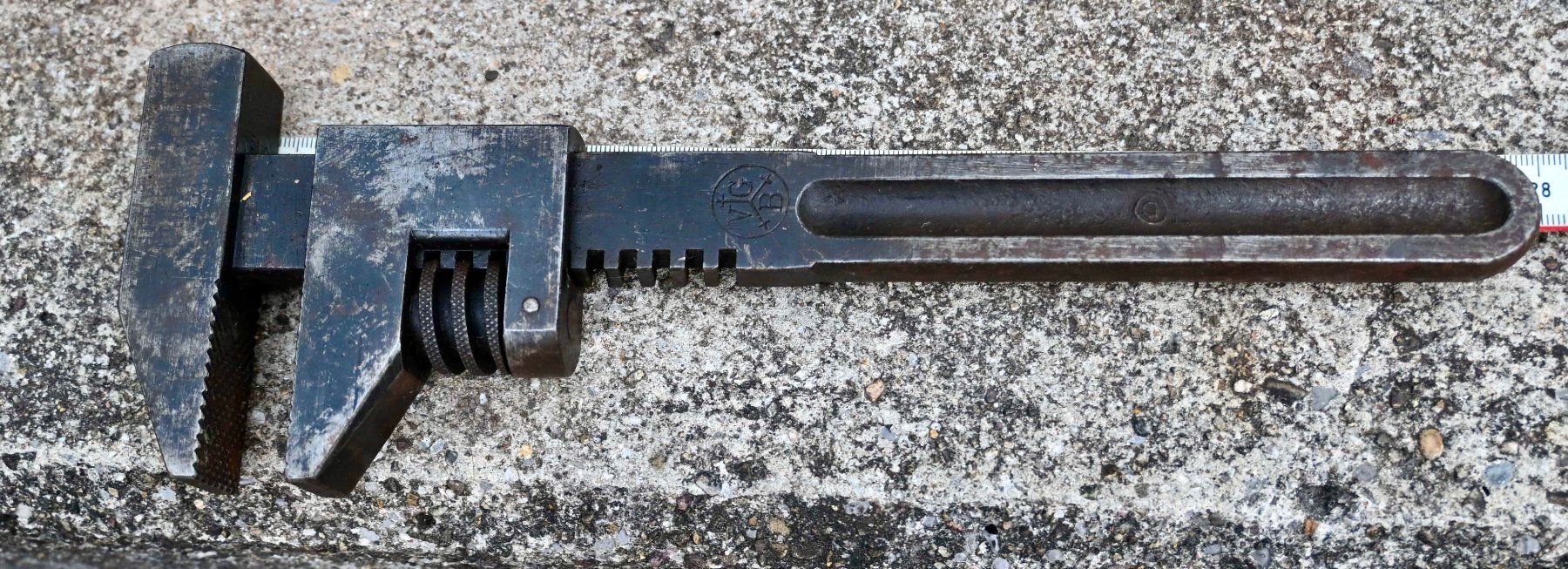 Alle Werkzeuge: solider alter Rollgabelschlüssel VGB Länge 28cm – Gebraucht aus Pfaffhausen von mono_rec 3