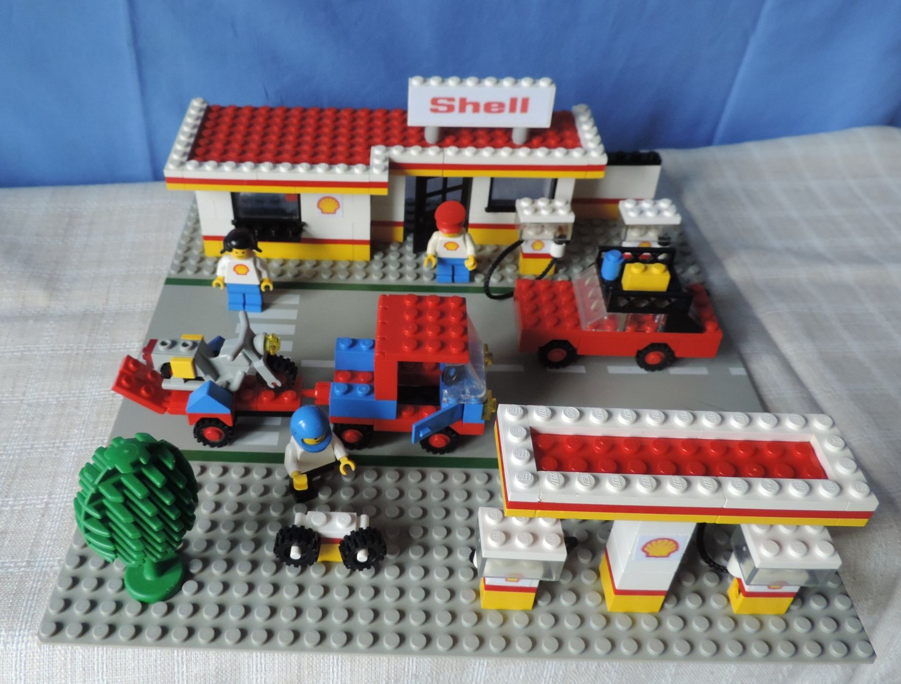 Lego Giocattoli: Shell Tankstelle, Set 377 + Motorcycle Transport, Set 6654 – Usato da Burgdorf venduto da ursla50