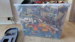 Grosse Kiste LEGO Bausteine und Anleitungen, guter Zustand