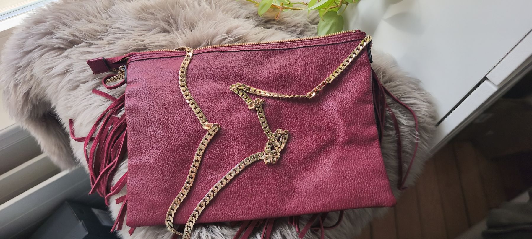 H&M Taschen für Damen: Rote Wildleder Umhängetasche mit Fransen – Neu (gemäss Beschreibung) aus Fribourg von swi_b7rt 3
