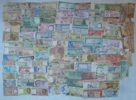 Grosse Sammlung ++ 135 Stück alte Banknoten aus Afrika