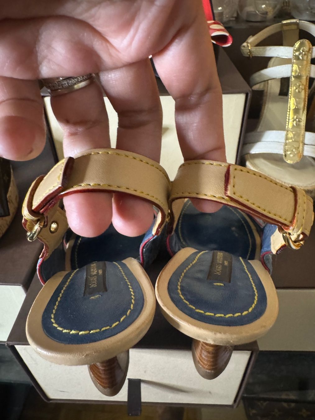 Louis Vuitton Scarpe da donna: LOUIS VUITTON ESCARPINS SLING SANDALS – Usato da Les Geneveys-sur-Coffrane venduto da LVMM 2