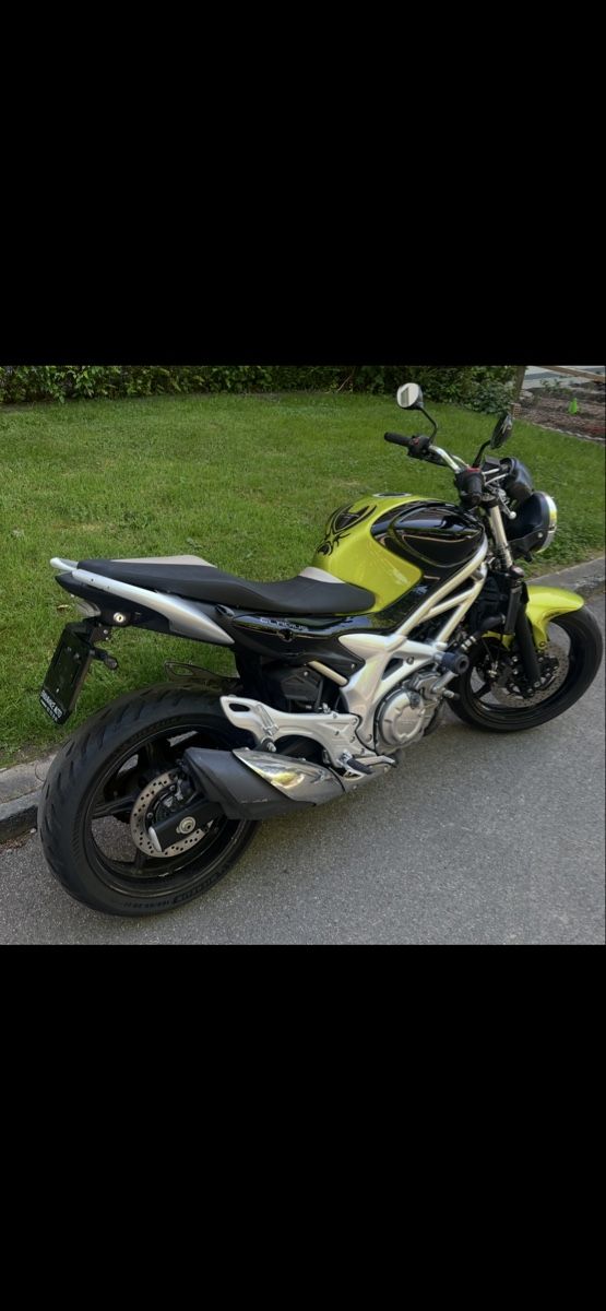 Suzuki Strada: Suzuki SFV 650A Gladius – Usato da Bern venduto da Gussers 2