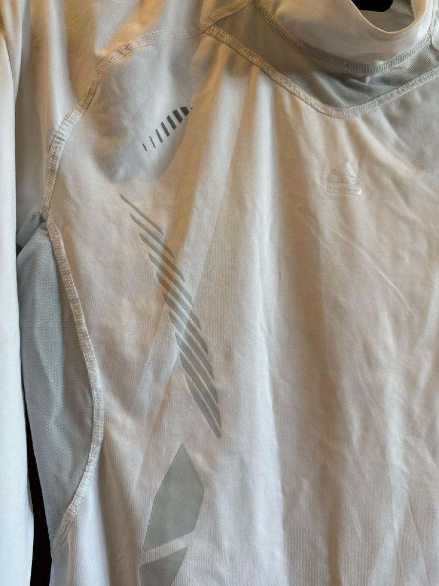 Adidas Pullover & Sweatshirts: Adidas Techfit – Gebraucht aus Menzingen von Dali2504 1