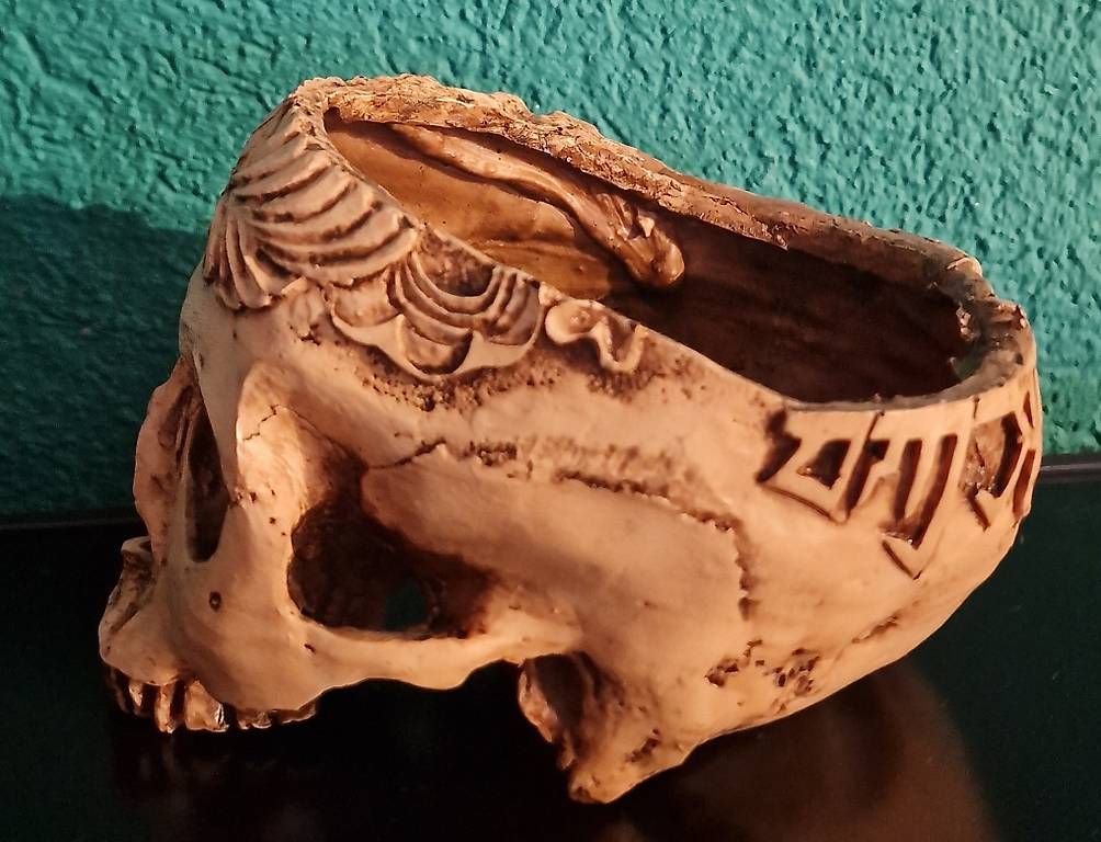 Figurines: Totenkopfschale – D'occasion à Rickenbach LU par blairwitch01 1