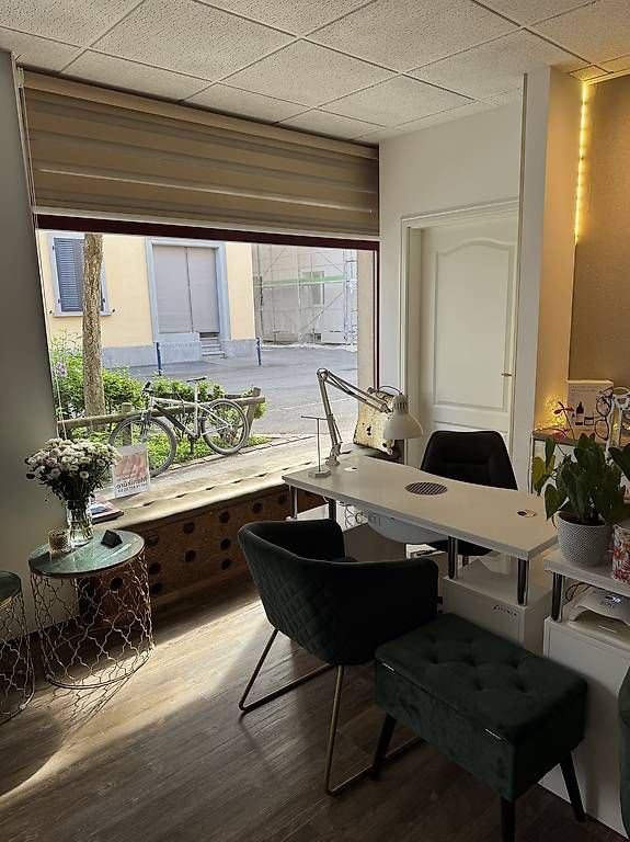 Altro per Ufficio & Commercio: Miete manicure/pedicure Platz – Usato da Zürich venduto da lil_qf52 2