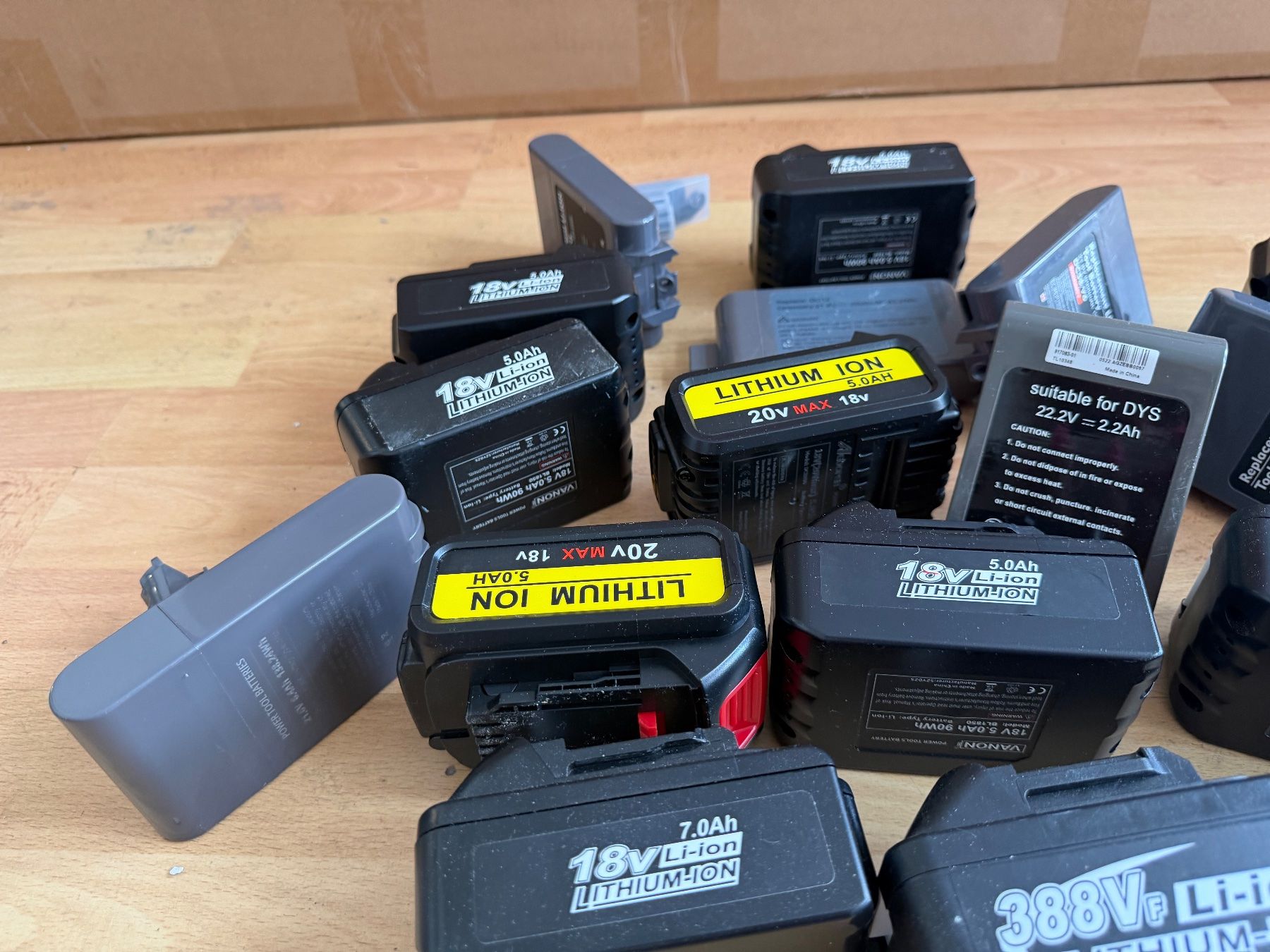 Batterie: 21 defekte Akkus makita, dyson .. – Difettoso da Amriswil venduto da JaJa-Express 4