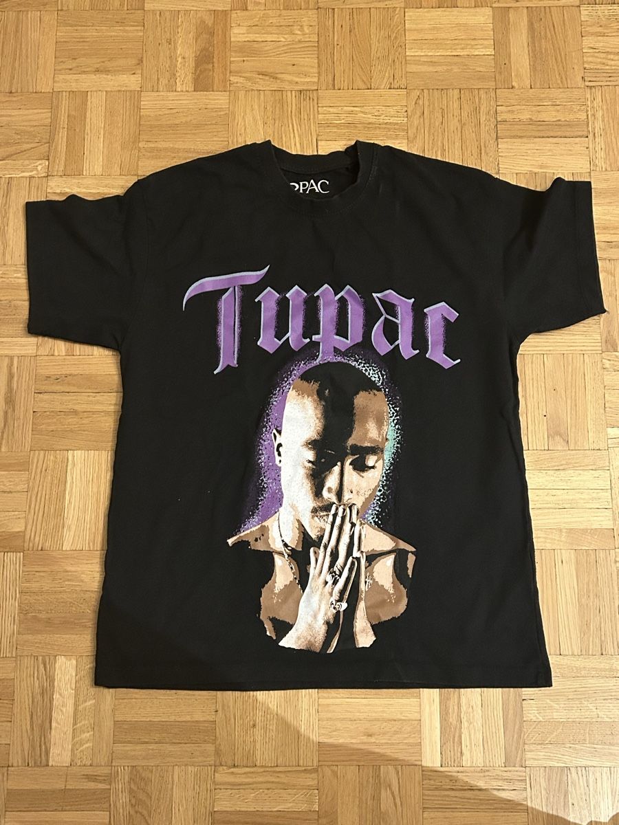Pull&Bear T-Shirts: Tupac Pull&bear t shirt grösse S – Gebraucht aus Liestal von ana_h7kl