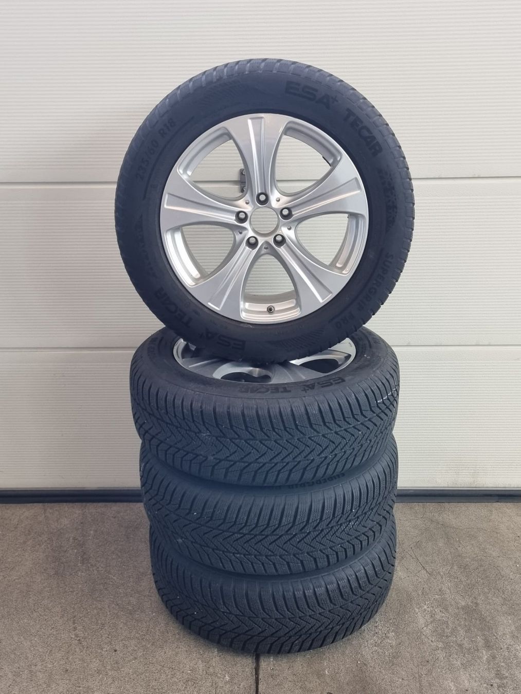 Pneus & Roues: Mercedes Benz GLC Winterräder – D'occasion à Kirchdorf AG par Cartastic_AG