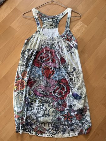 Robe de plage style rock, motif roses & cœur tatoué T1