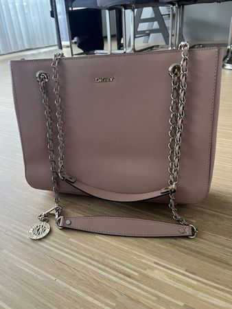 Schöne DKNY Tasche