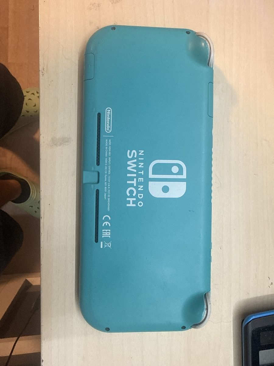 Nintendo Consoles: Nintendo Switch lite – Défectueux à Domdidier par DevilTek 1