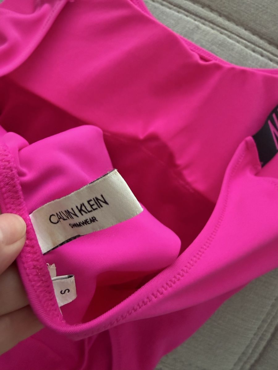 Calvin Klein Badekleider & Bikinis: Calvin Klein Badeanzug Pink Gr. S – Gebraucht aus Zofingen von sve_8l6g 2