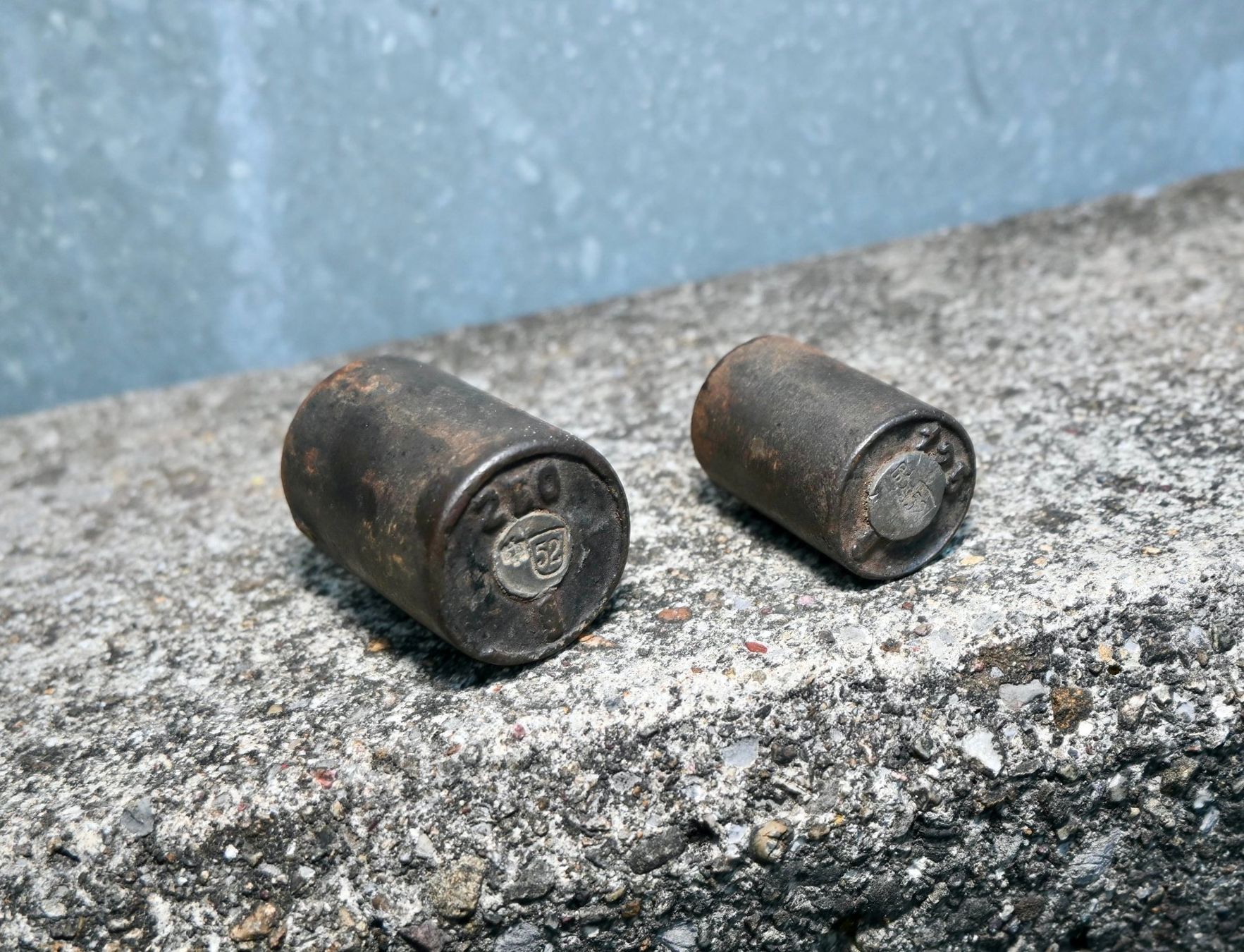 Waagen und Gewichte: 2 ANTIKE Gewichte 250 & 125 Gramm gemarkt 2 – Gebraucht aus Pfaffhausen von mono_rec 1