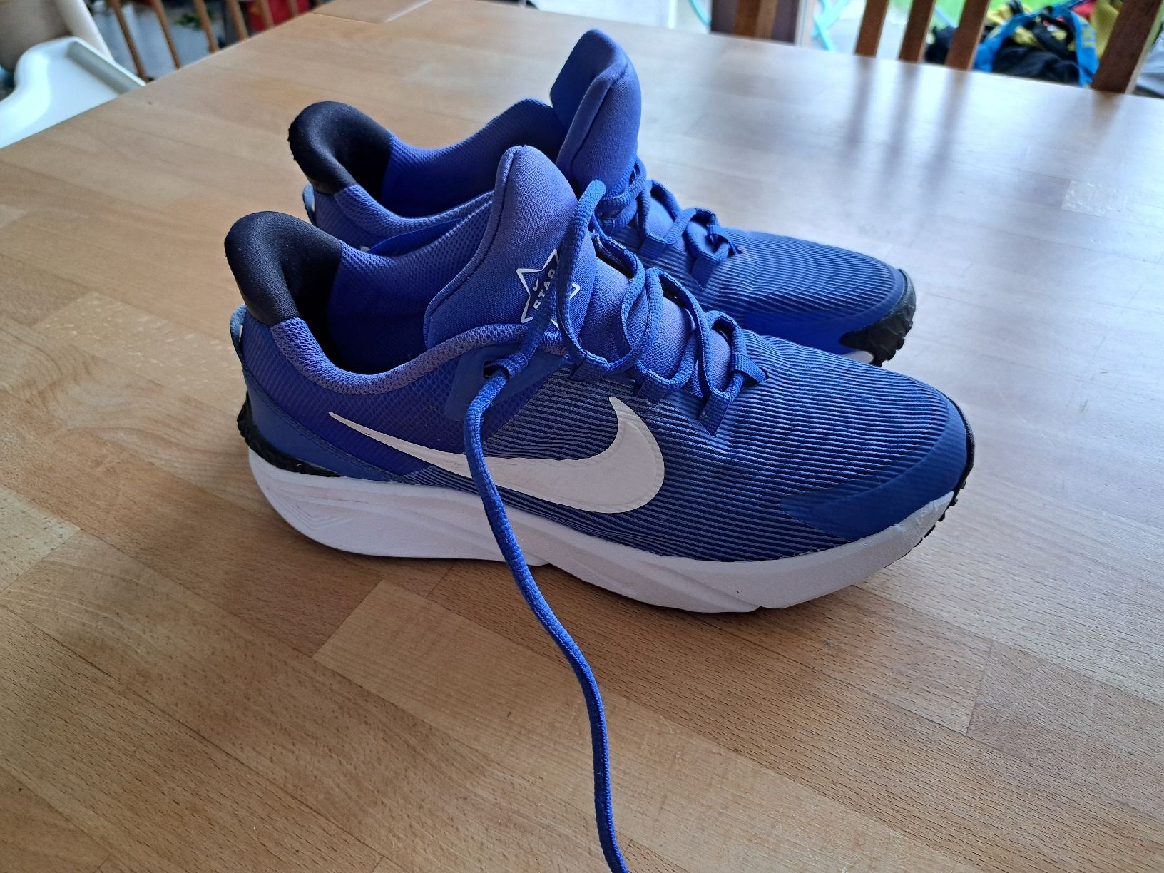 Nike Chaussures hommes: Nike Star Runner 40 – D'occasion à Eglisau par Alruna