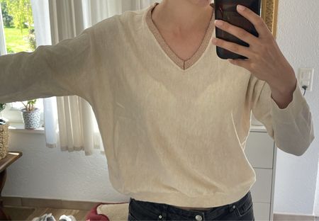 Pullover mit schönen Details