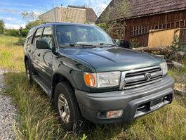 Toyota Runner 4WD SUV dunkelgrün guter Zustand