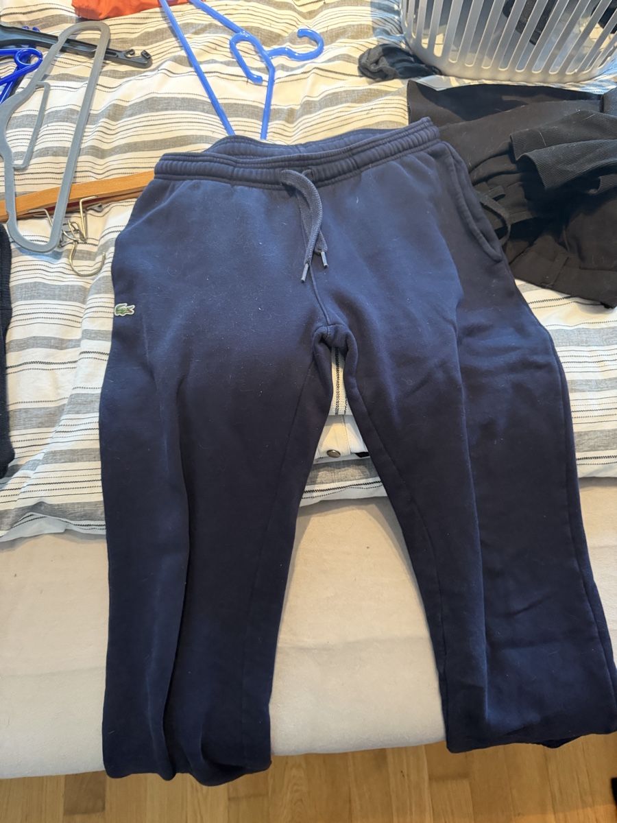 Pantaloni: Lacoste sport Jogginghose – Usato da Reinach BL venduto da lorena.ate167