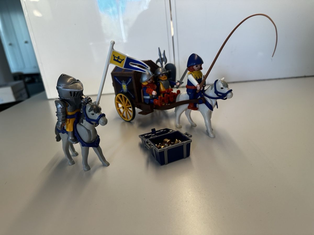 Playmobil Giocattoli: Playmobil Ritter Set mit Kutsche gebraucht – Usato da Solothurn venduto da tab_8zc7