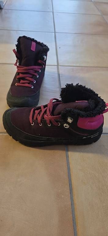 Scarpe per ragazze: Chaussures de marche fille taille 35 – Usato da Sergey venduto da FSD12