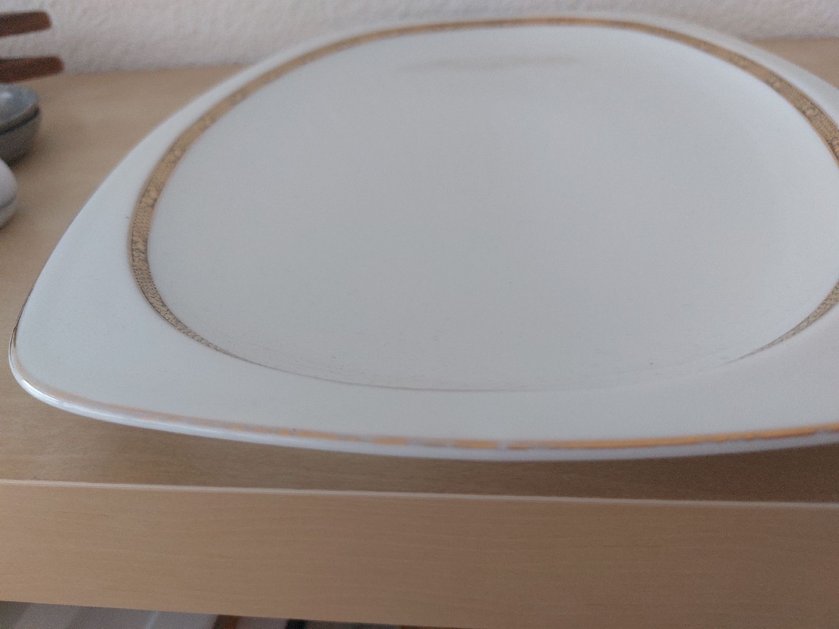 Ciotole: Vintage Servierteller, Platte mit Goldrand, schick! – Usato da Baden venduto da BanaBoutique 1